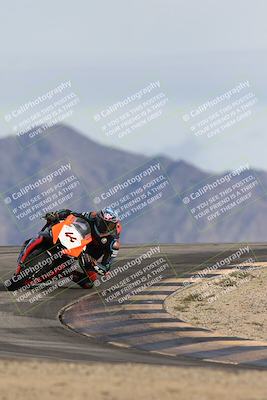 media/Nov-16-2025-Race Pace (Sun) [[8c5fa54630]]/Non Verified Riders (1st 20 Minutes)/6-Turn 12 (2pm)/